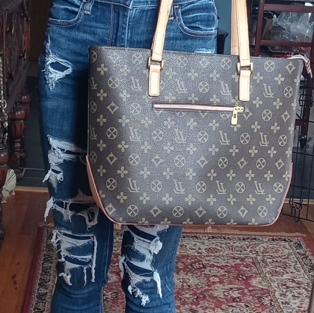 Tote Style Purse - Picture 8 of 9